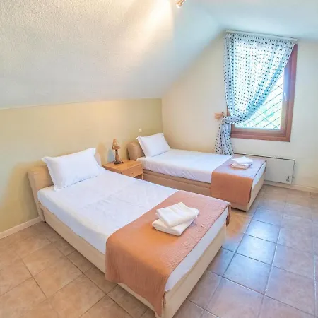 Villa Sani Lili 3 *